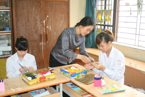 Ecoles pour les enfants sourds-muets à Hanoi - ảnh 2
